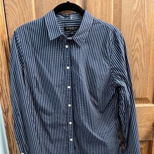 Women’s Banana Republic button down shirt, size 10